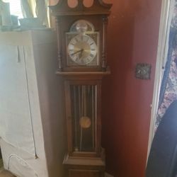 Howard Miller Vintage  mid Century mahogony grandfather Clock