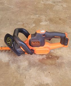 BLACK+DECKER 20V MAX 22" Cordless Hedge Trimmer