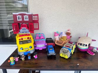 Huge lot for foods toys, great condition : some new