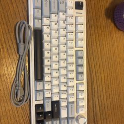 Aula keyboard and RedDragon mouse