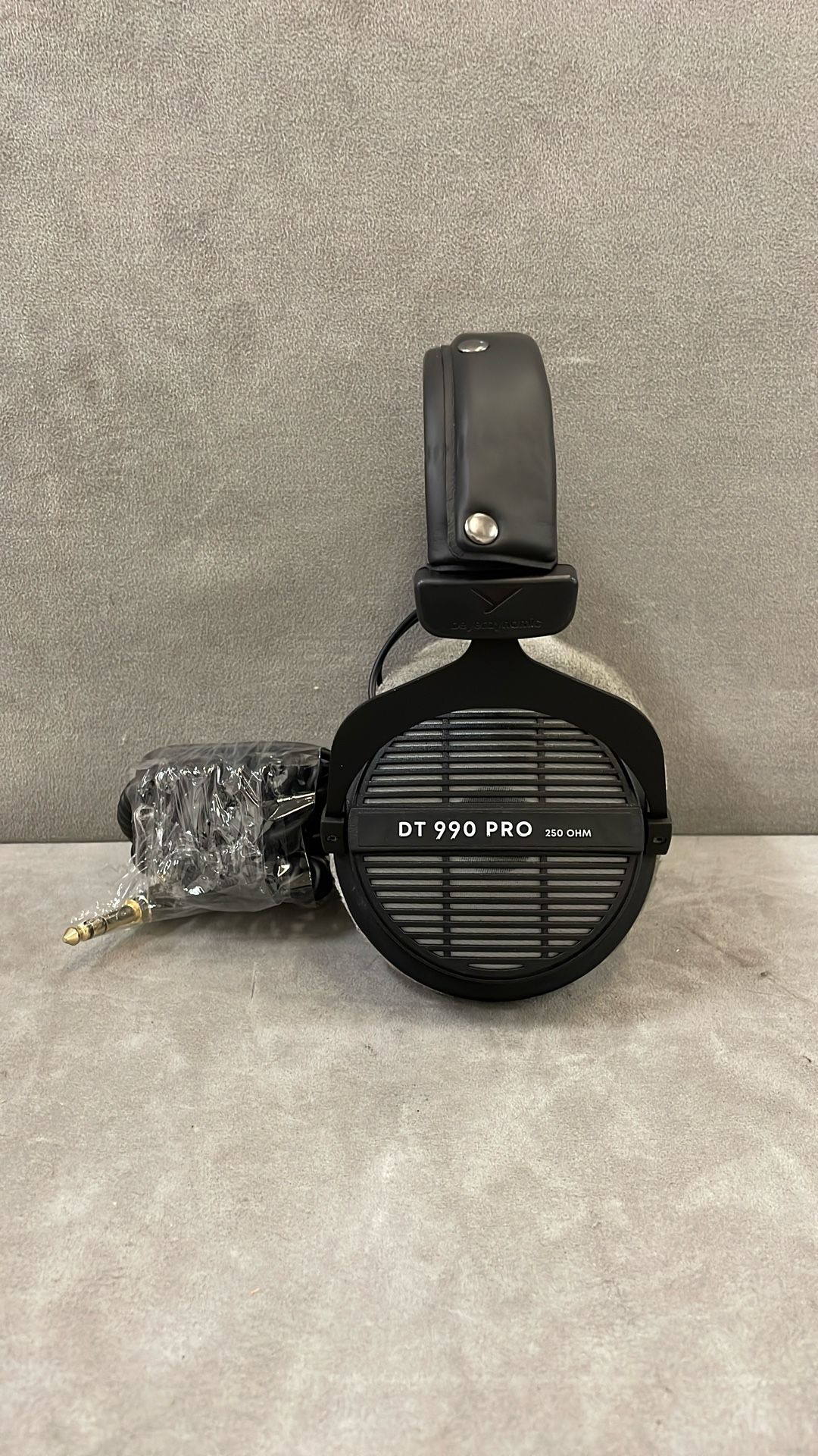 Beyerdynamic DT 900pro Headphones 