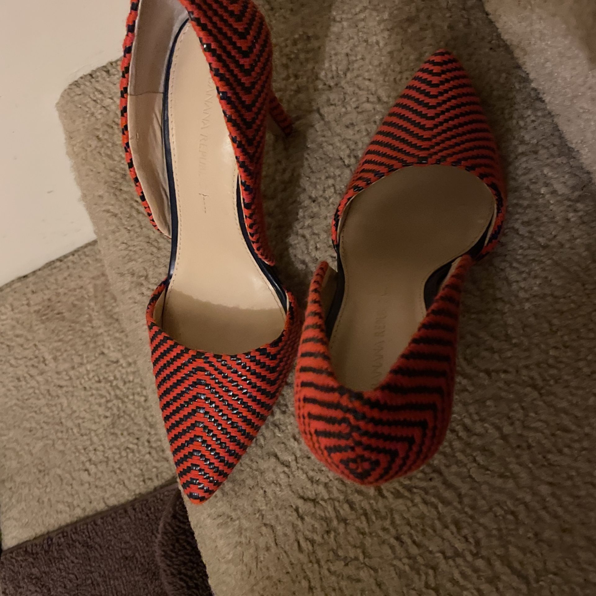 7.5 gorgeous 👠 heels, used like  new condt.—Banana Republic