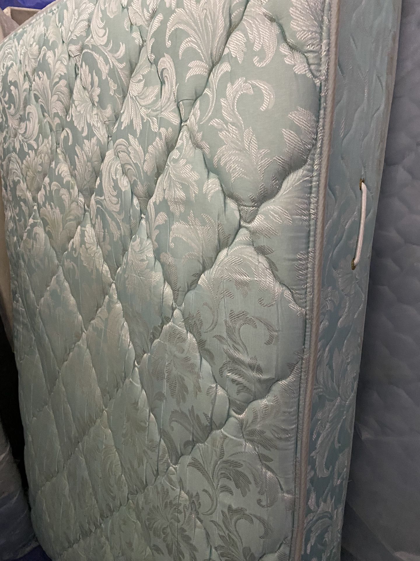 Queen, Double-Sided Pillow Top Mattress. Must Go This Week. I Can Also Deliver.