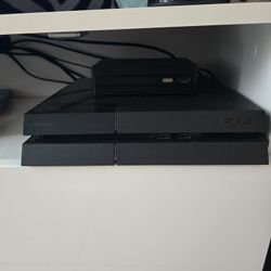 Ps4 And VR Plus Controllers And Games