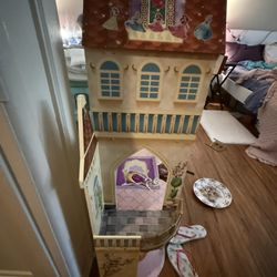 Doll House 