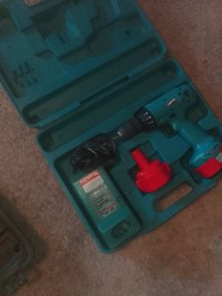Makita Cordless Drill Set with Case