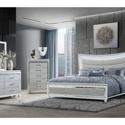 Brand New Queen Size Bedroom Set LED 5 Pc