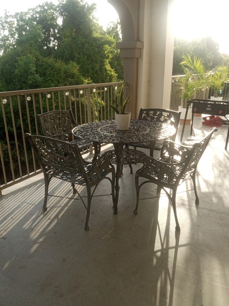 Iron Vintage Table Solid