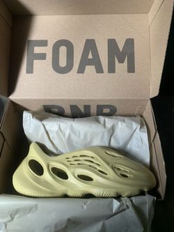 Yeezy Foam Runners Sulfur