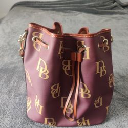 DOONEY &BOURKE 
