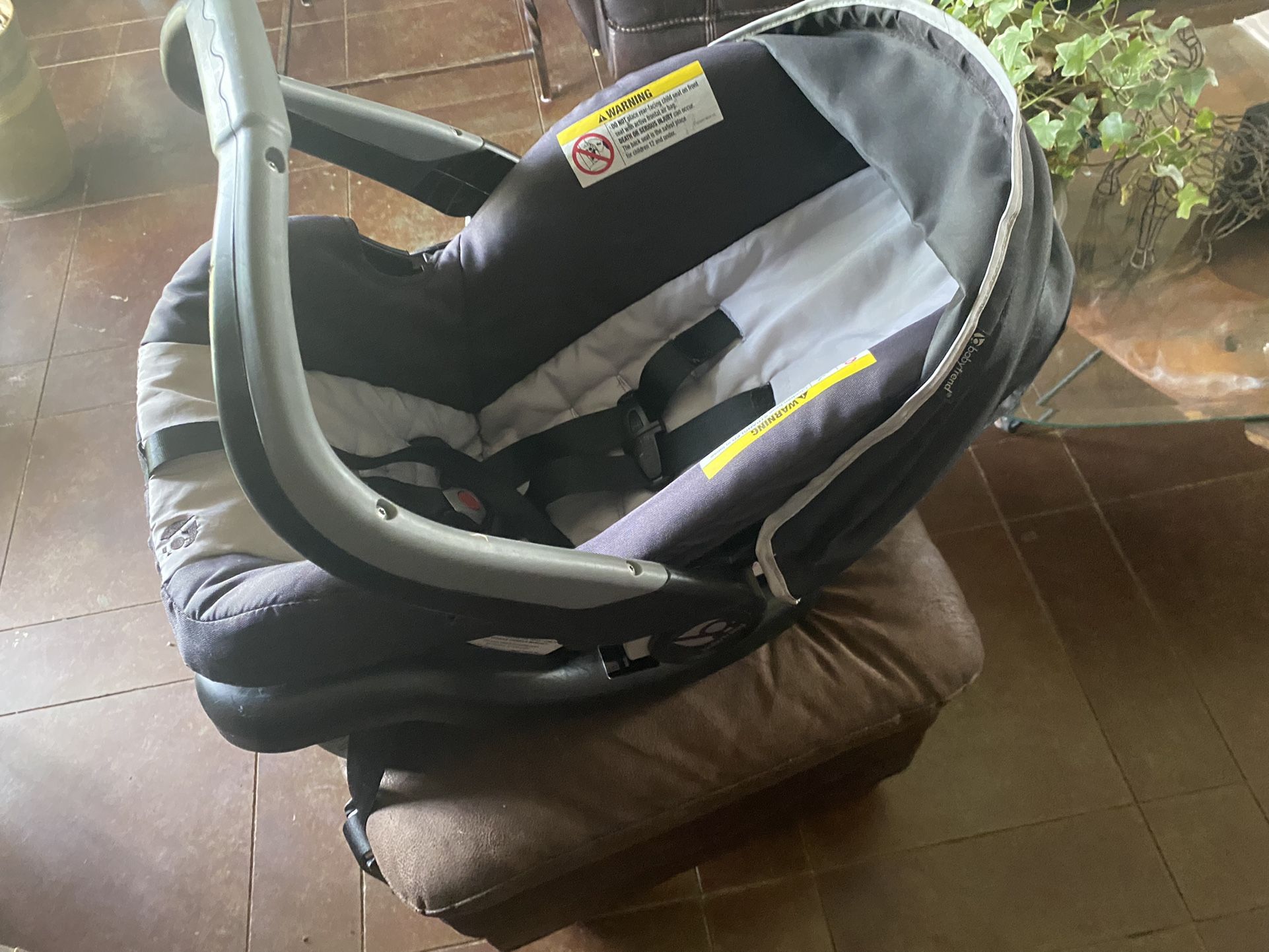 Baby Trend City Scape Car seat 