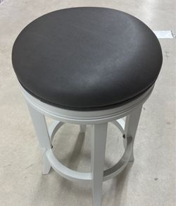 2 VICTORIA BACKLES BARSTOOL NEW IN THE BOX