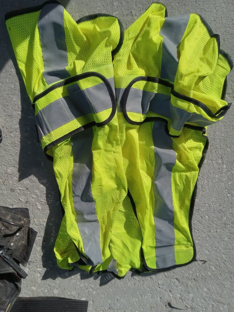2 Tool Belts 1 Saftey Vest And Clip $ 30