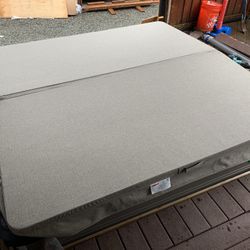 84”x84” Hot Tub Cover