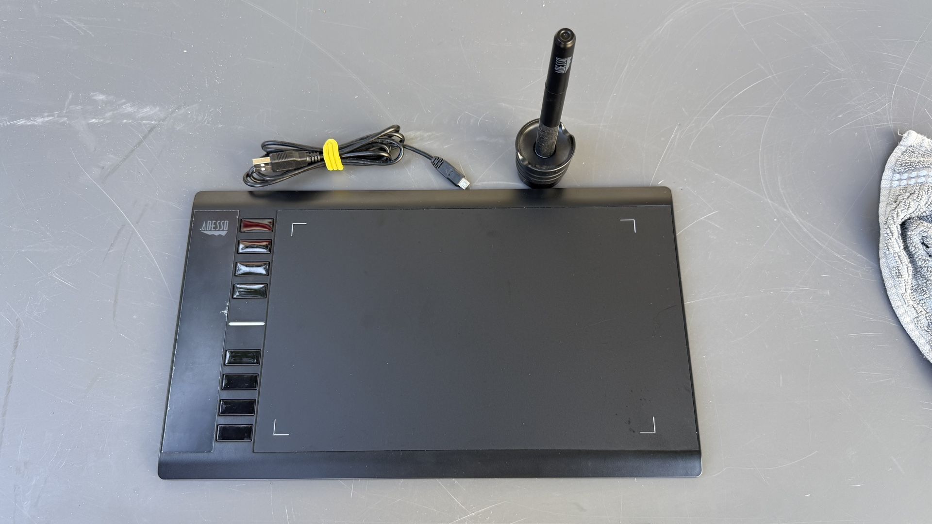 Adesso CyberTablet T12 Graphics Tablet with Pen and Stand