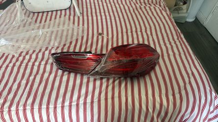 BMW 6 series right rail light