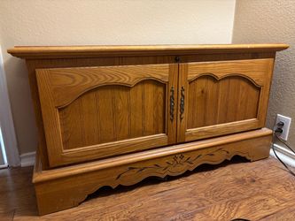 Cedar chest (Lane) $115