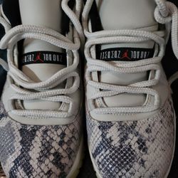 Nike Air Jordan 11 Retro Low. w/snakeskin.