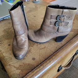 B O C Leather Boots Size 8