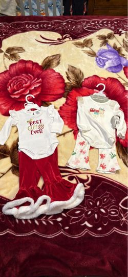 Brand new holiday outfits size 9 months