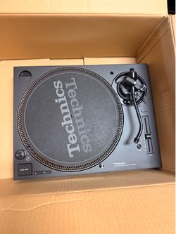 Technics SL1200MK7 Turntable