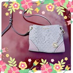 Michael Kors Jet Set Nicole Large Triple Compartment Crossbody bag in vanilla and pink