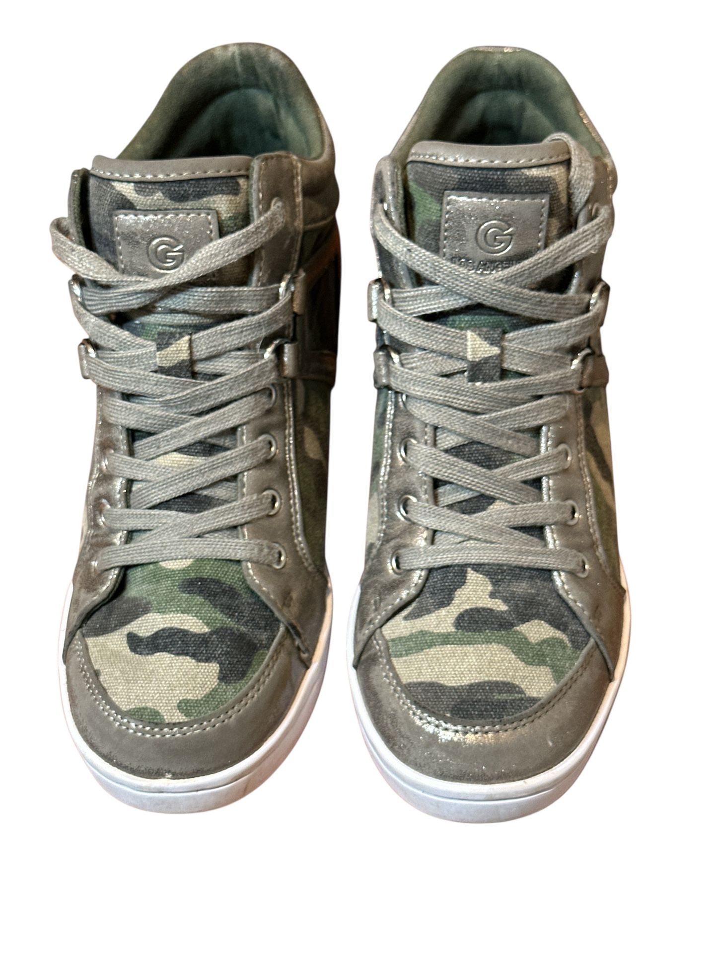 Youth G By Guess DAYNE Sneakers A Camouflage Pattern, High Top With Hidden Wedge, False Leather Overlay Lace Up Closure Size 7 1/2