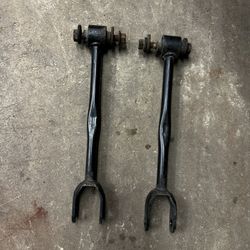 (2) Lateral Arms For Infiniti G35/37 Sedan