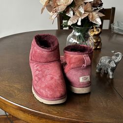 Ugg Mini