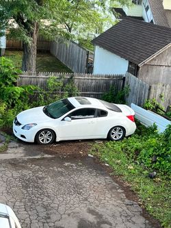 2011 Nissan Altima Coupe