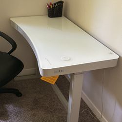 Adjustable Tempered Glass Smart Desk