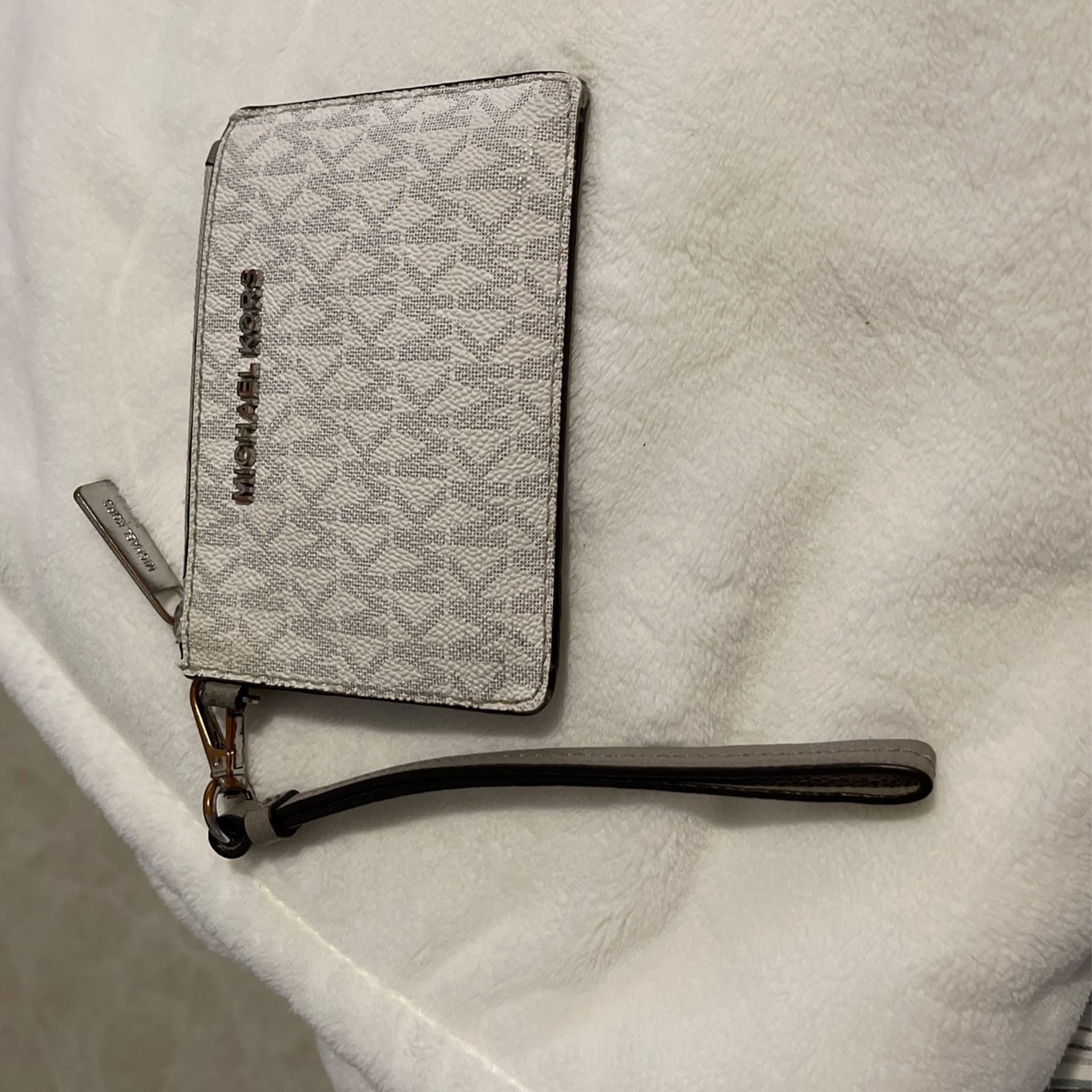 Small Micheal Kors Wallet, White w/ Gray MK letters