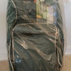 Picnic Essentials 30pc Travel Backpack