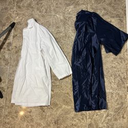 lab coat/graduation gown