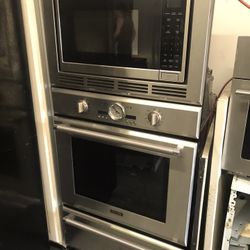 Thermador Professional Wall Oven And Microwave Pizza Oven And Bread Warmer