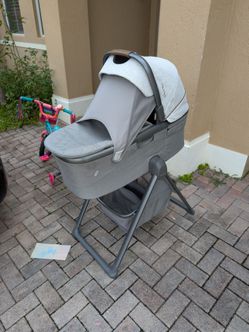 Nuna DEMI Grow Bassinet + Stand — Overnight Sleep Approved — Fits DEMI Next Too