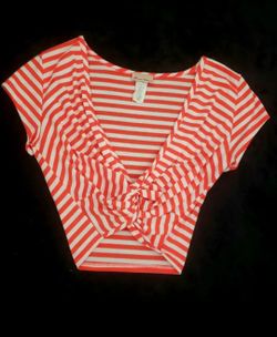 ✅️ Stripped White & Orange Crop Top• Size S• Great Condition• $7firm
