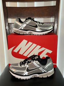NEW NIKE ZOOM VOMERO 5 Sz 9.5 Sneakers