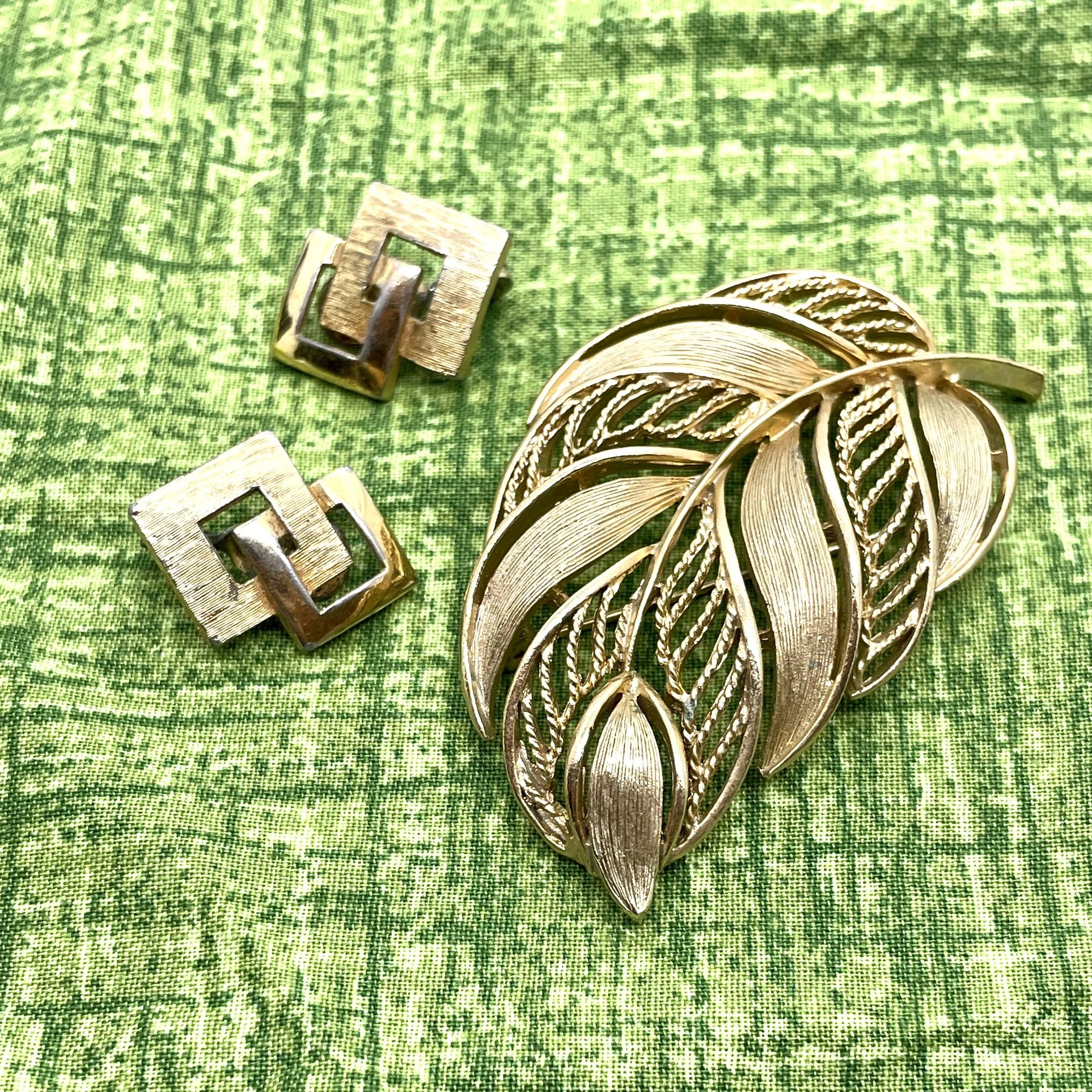 Lisner Brooch & Monet Earrings