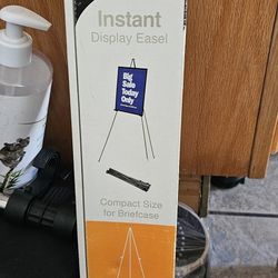 Instant Display Tripod 
