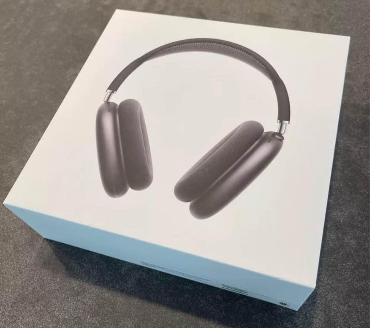 Apple AirPods Max Wireless Over-Ear Headset - Space Gray