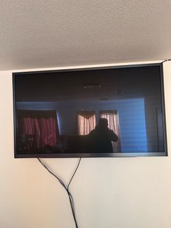 SAMSUNG PLASMA PN64F8500 SMART TV.