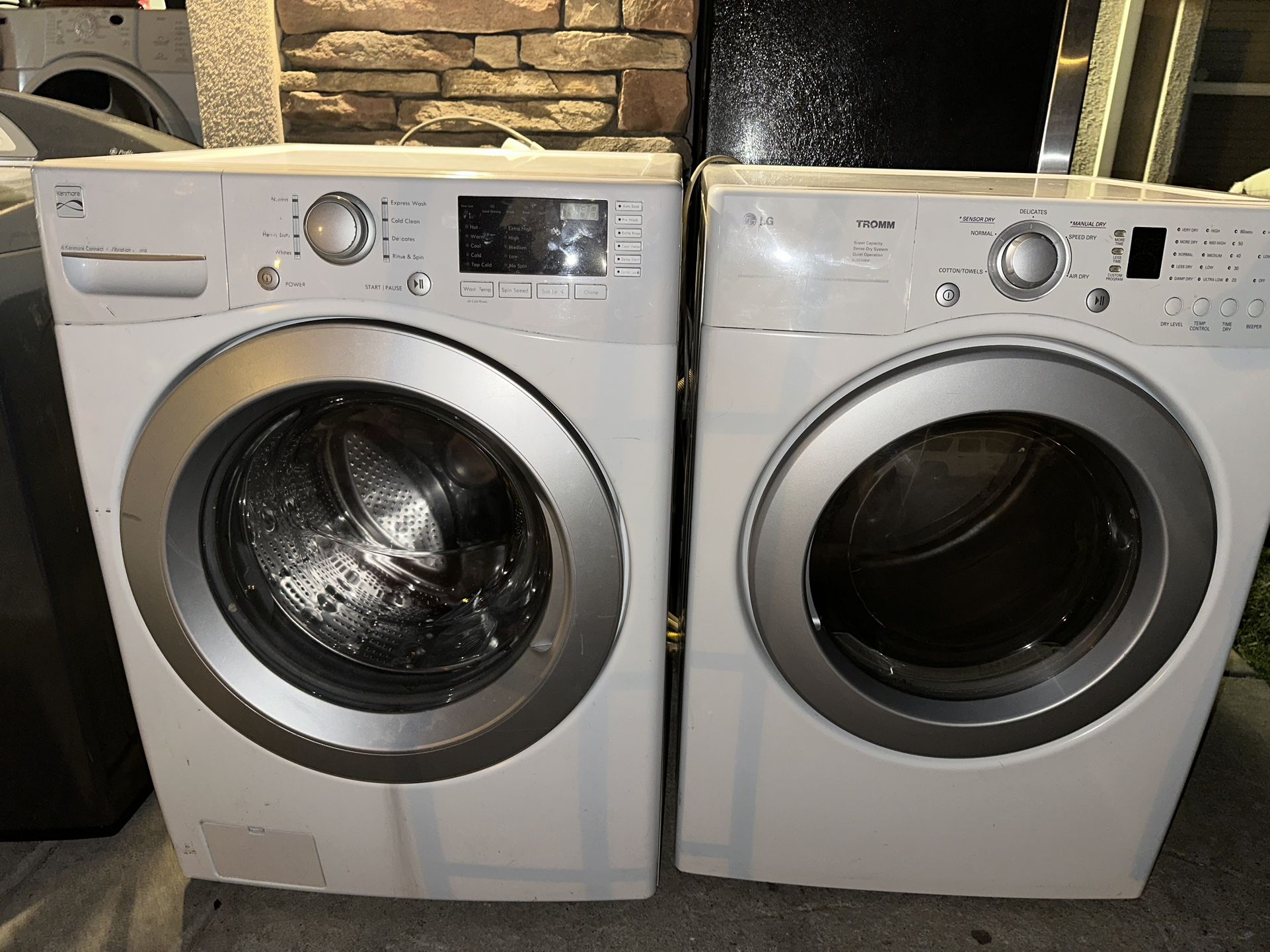 Front Load Washer & Gas Dryer Set