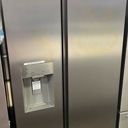 Sidexside Refrigerator Preowned