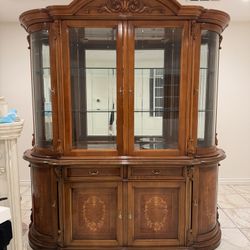 ROYAL DISPLAY CABINET : FREE ! 