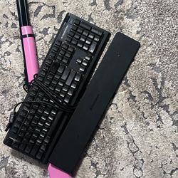 Pellet And Keyboard 