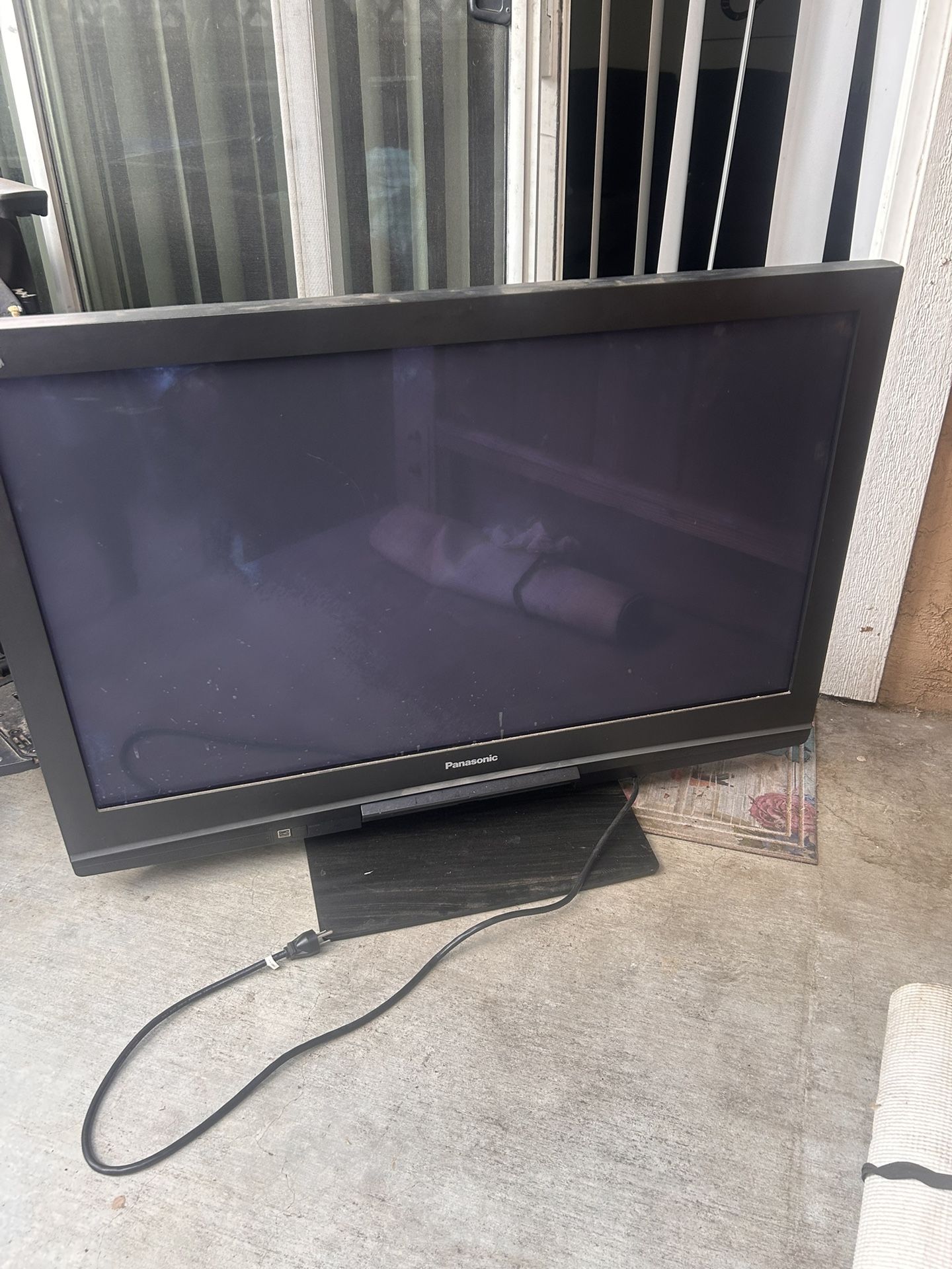 30 TV 100$