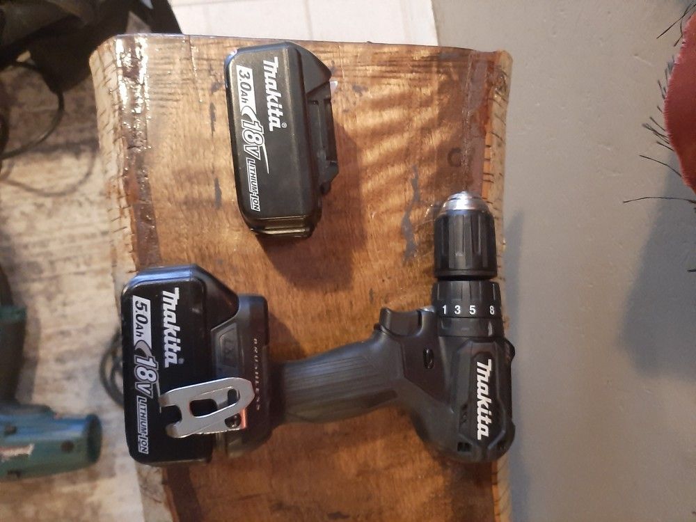 Makita 18v Brushless Drill -×2 Batterys