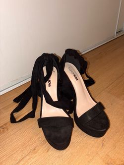 Fashion nova chunky Strappy heels