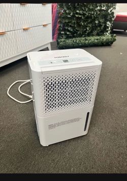 New 2000 Sq. Ft Dehumidifier. 32 Pint Quiet & Energy Efficient. White